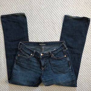 6 short Old Navy “the diva” bootcut jeans